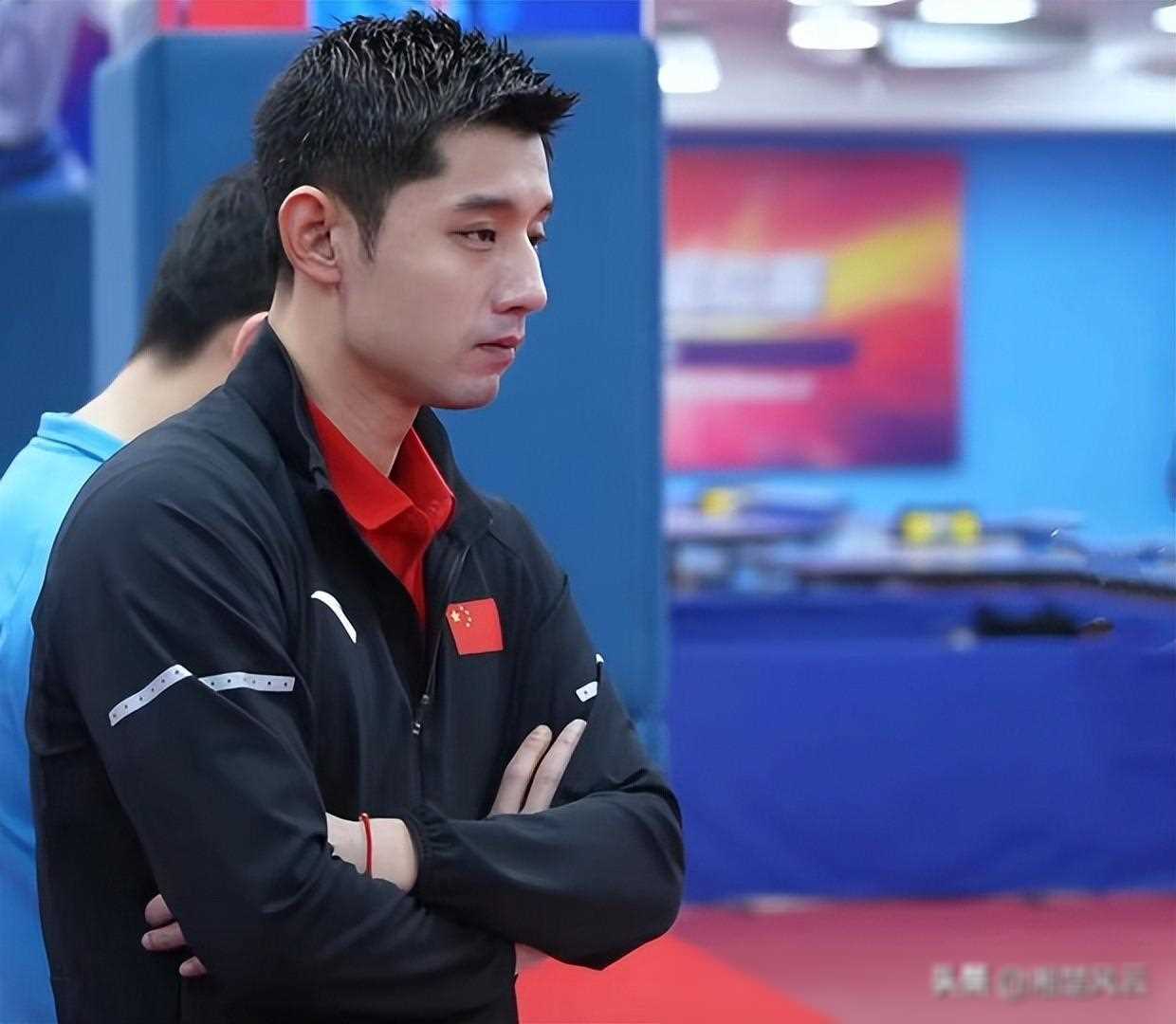 张继科重返乒坛直播授课,曾红极一时,因涉赌传闻跌落谷底_乒乓球_教学