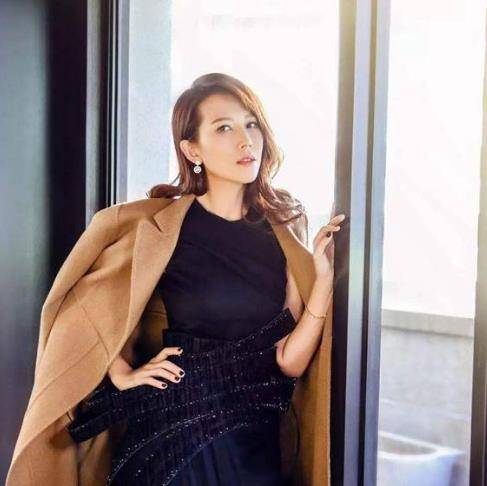 蔡少芬:与刘銮雄相恋6年,吴奇隆相爱3年,却为何嫁给了张晋?_母亲_女儿