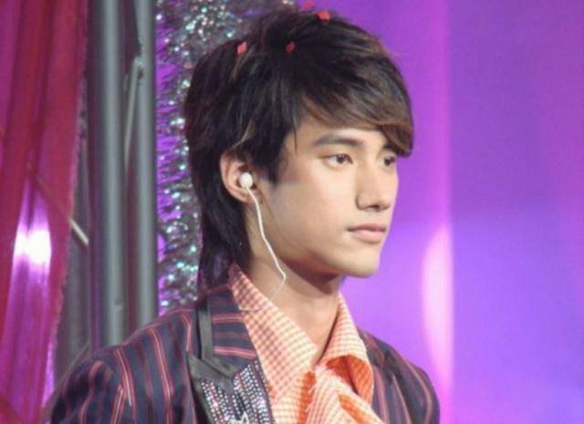 参加《好男儿》选秀出道,曾红过马天宇,现在被人遗忘很可惜_吴建飞_剧