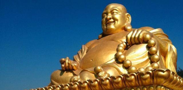 他长得像弥勒佛,走红后收入颇丰,如今过得怎样?_男子_网络_富婆