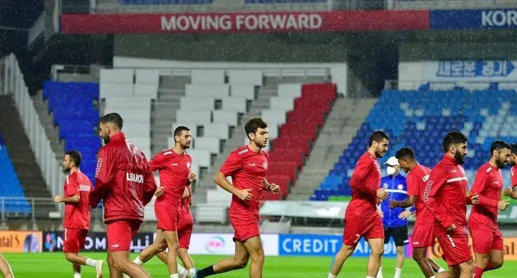 世界杯亚预赛战况激烈,新科亚洲杯亚军面临出局风险_队伍_球员_战术