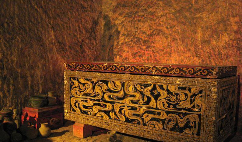 原创徐州出土一西汉古墓墓碑刻着里面无宝藏专家大喜继续挖