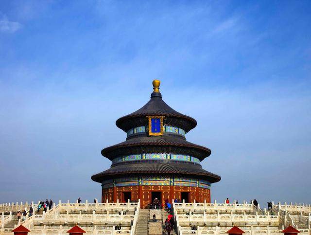 百里山水画廊部位于中国延庆世界地质公园内,是典型的北方岩溶地貌