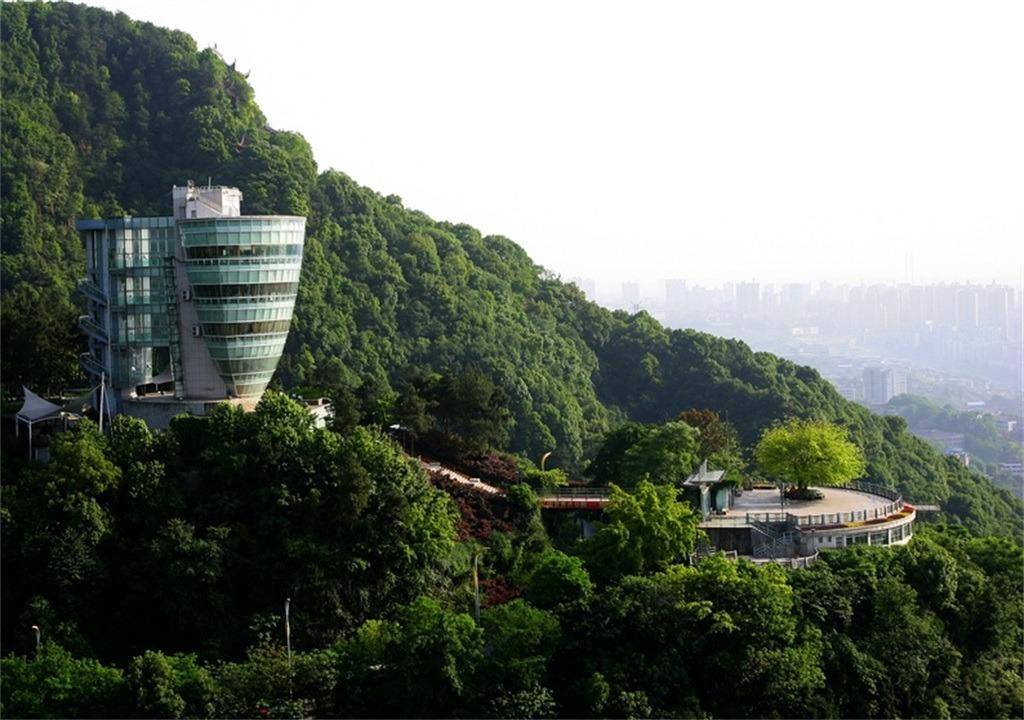 现在去重庆洪崖洞李子坝游玩六天准备800块够了吗重庆6日游大概费用
