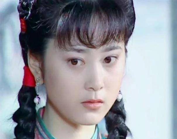 原创都说琼瑶剧的女主是三观不正可她们梳条辫子就能美得倾国倾城啊