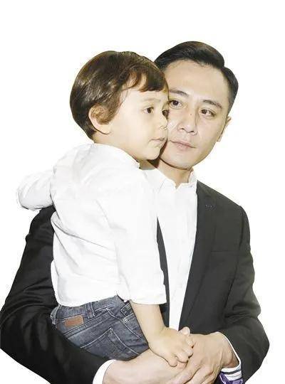 原创演员刘烨曾是谢娜前男友分手后娶国外娇妻结婚多年无绯闻