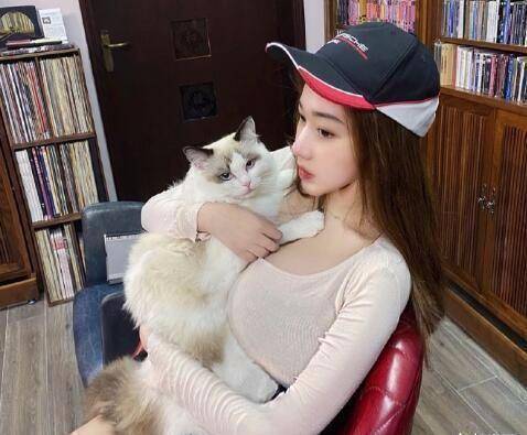 而这件事情的传出,可以说是对张玉宁造成了不良的影响,就算是没有事情