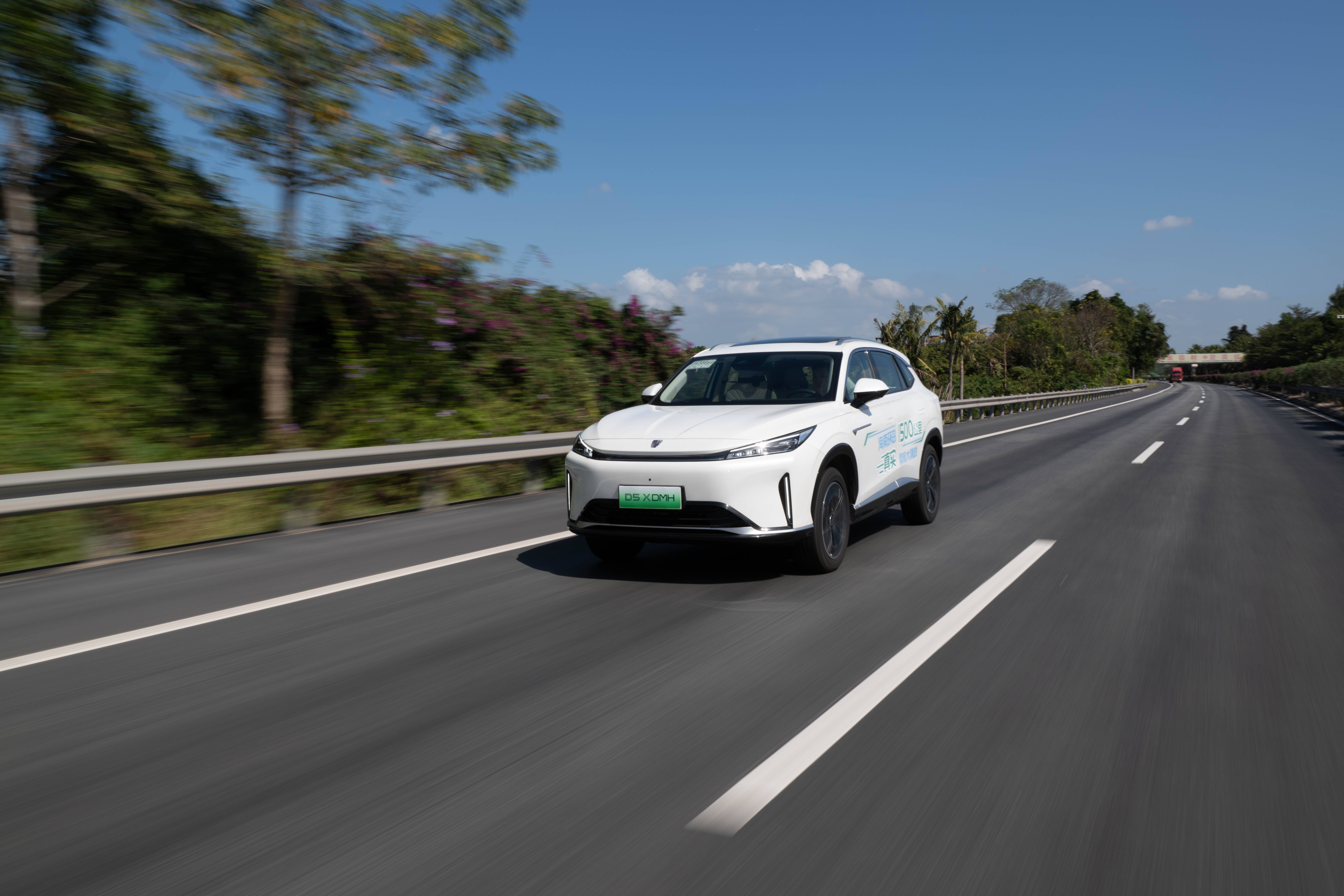 上汽乘用车3月终端销售超8.1万辆,同环比增幅均超20%