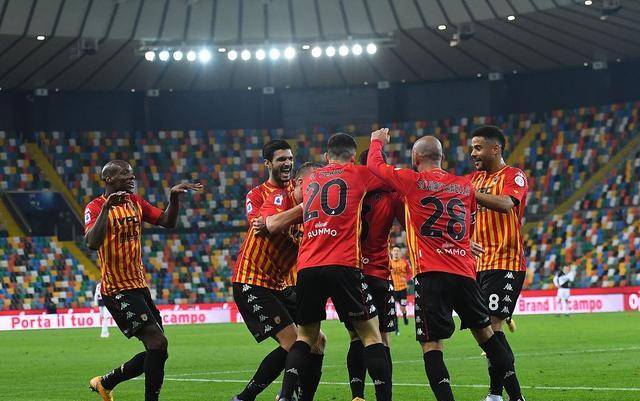 原创那不勒斯低迷费耶诺德连胜阿贾克斯难逃失利