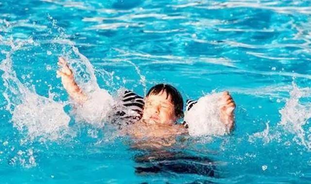 3年前高中毕业的儿子溺水身亡3年后51岁父亲也一头跳进冰冷河里