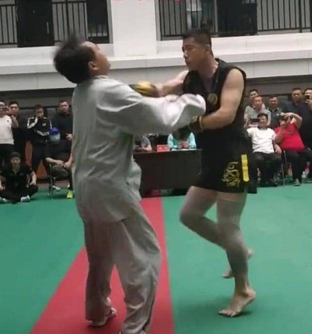 此前自称自己战胜国英拳击冠军的太极掌门人马保国竟然在30秒的比赛中