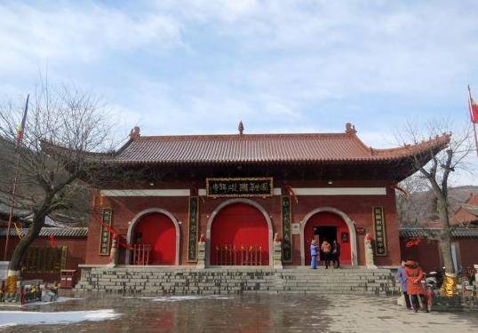 现如今的圆融寺不但神采奕奕,还成为了4a级旅游景区,每年都吸引了大量