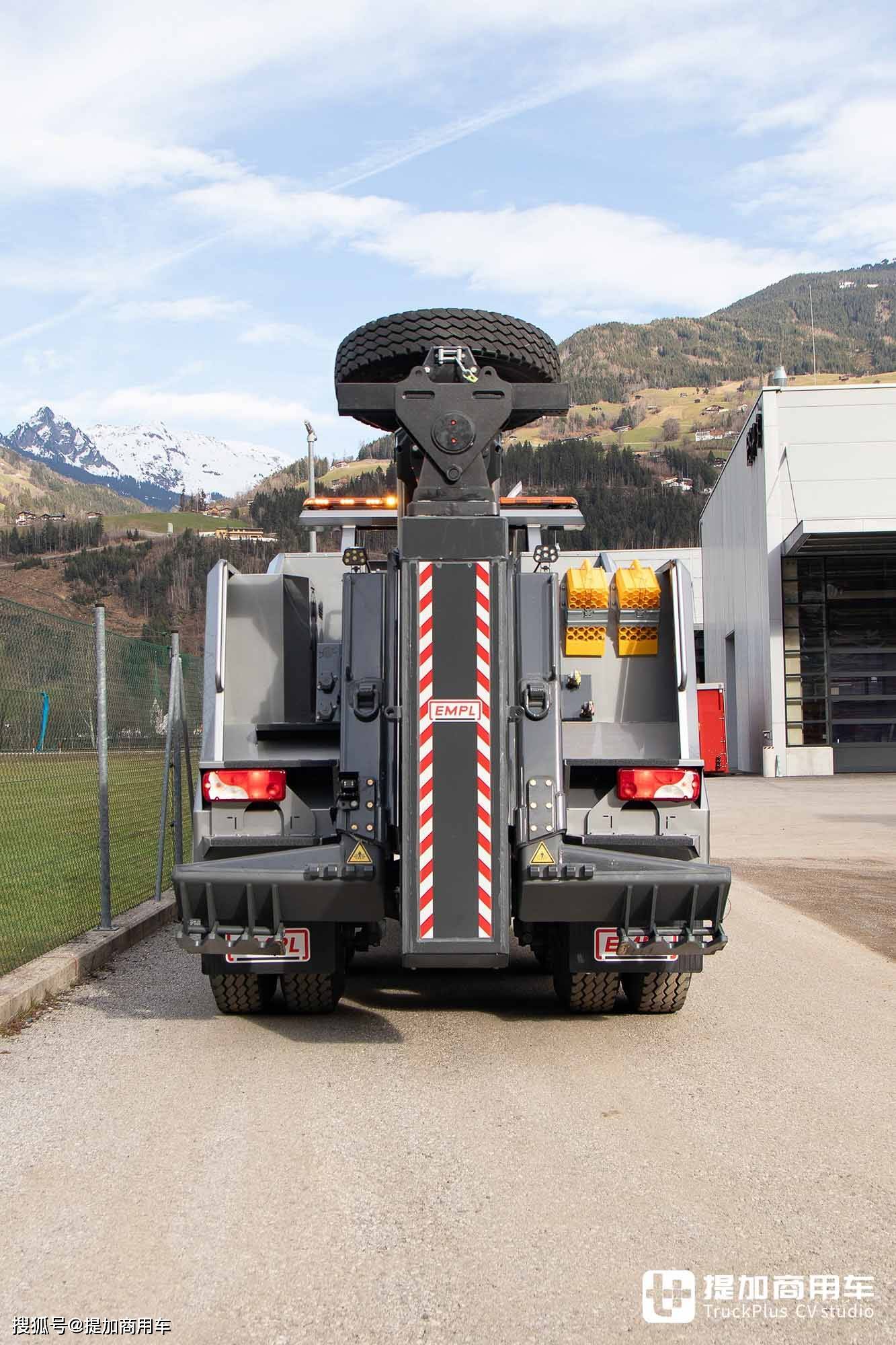 奔驰最特殊的卡车之一,长头结构越野性能强悍,新一代zetros实拍_搜狐