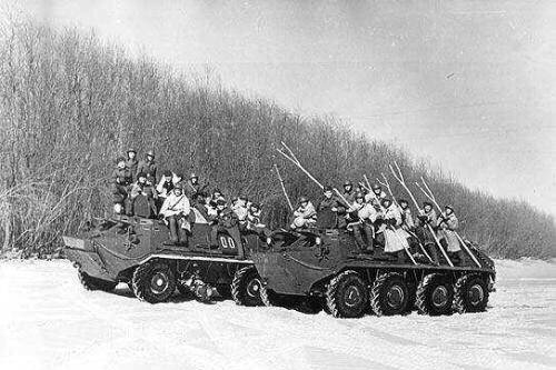 珍宝岛自卫反击战前苏联赔了夫人又折兵