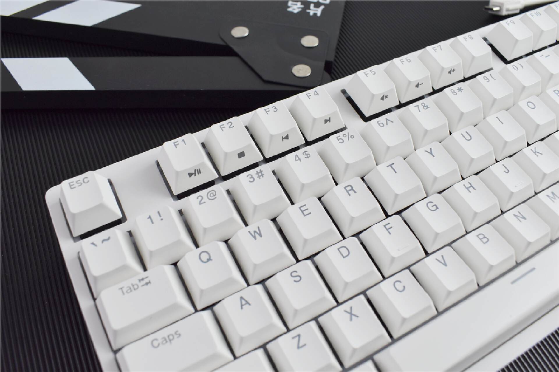 让键盘回归初心让手感更加出色杜伽k310白光限定版上手体验