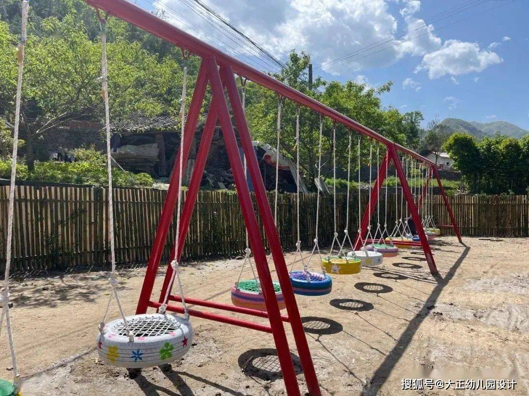 幼儿游戏——荡秋千的二三事_山戎_活动_轮胎