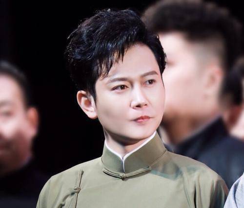 而立之年爆红的孟鹤堂,却是一个温暖的小哭包_相声_周九良_工作