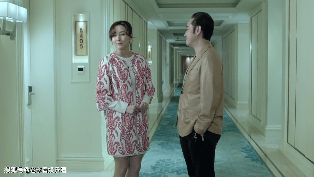 很多人不知道是,白百何与毛俊杰,童谣,唐嫣等知名女星都是同学.