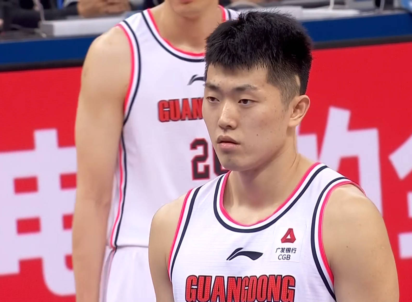 广东最强锋线三号位曝光,他能从一打到五!