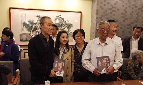 烟王褚时健锒铛入狱再到成为橙王周桦采访成功的秘诀褚说忙