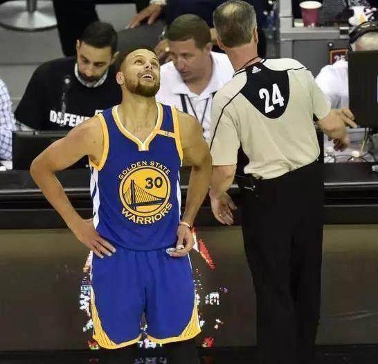 像欧文回场不吹那肯定没必要解释,典型的错误,他们主要解释为什么