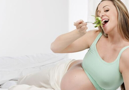 整个孕期长几斤是正常的。孕妈如何控制自己疯狂的体重？_胎儿_母亲_孕妇