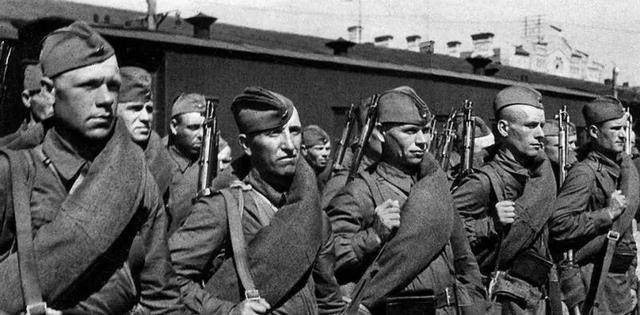 原创哨兵被队友遗忘深埋地下9年发现时仍守着军需库双目失明