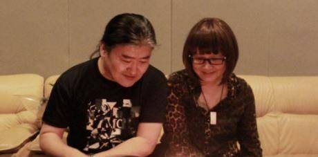 原创原创国宝级歌手刘欢与卢璐闪婚恩爱35年今为何走路靠拐杖