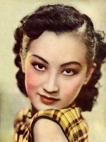 是我国早期歌台上著名的歌唱家和流行歌曲作曲家,曾以一曲《桃花江》