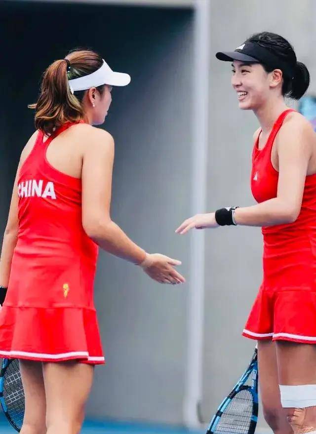 郑钦文王欣瑜王曦雨朱琳今日齐聚长沙比利简金杯赛,为中国而战!