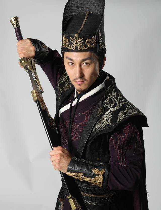 从运动员到宝藏男孩演员,这位包子脸壮硕肌肉帅哥,该他火了吧?