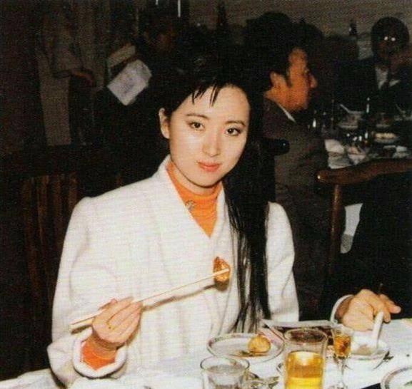 原创陈晓旭大红后经商成为富婆后出家修行死前捐赠五千万做慈善