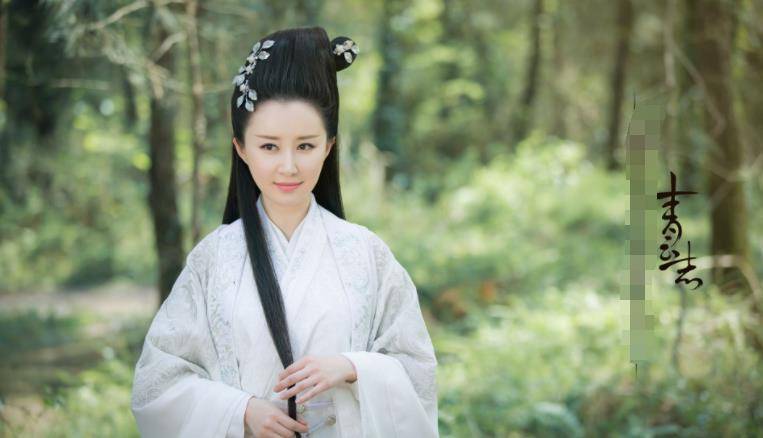 原创34岁舒畅也开始出镜脸部僵硬硅胶感十足被网友戏称撞脸蔡明