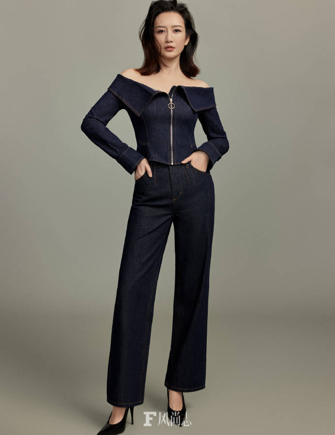 王鸥怀孕生子后再登杂志封面,身姿曼妙宛如少女,超高颜值惹人爱_黑色