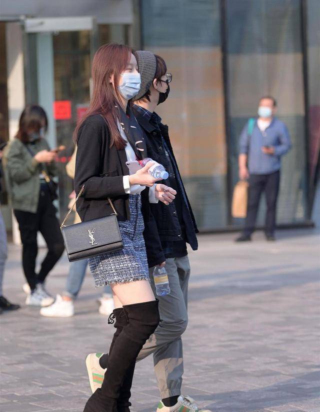 原创春季怎么玩转下衣消失小姐姐的另类穿搭让你舒适又保暖