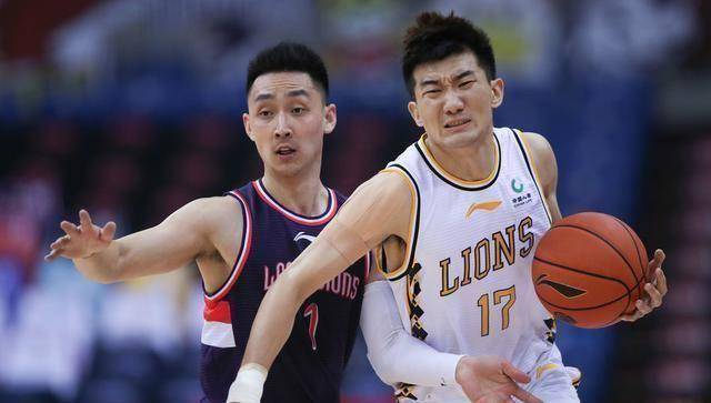 李京龙三分球还以颜色,胡金秋和刘铮连续罚球得分,广厦男篮打出一波7