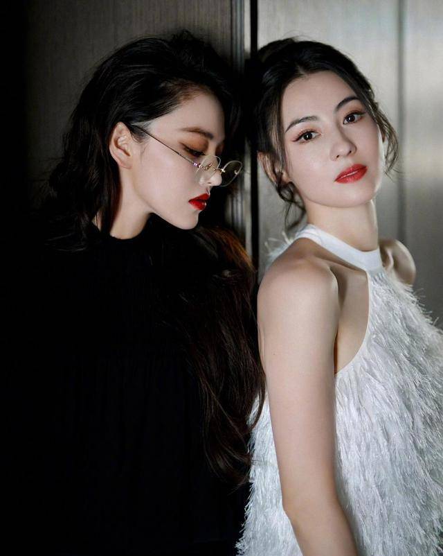 张馨予和张柏芝同框比美一黑一白分出输赢输的那个一点都不亏