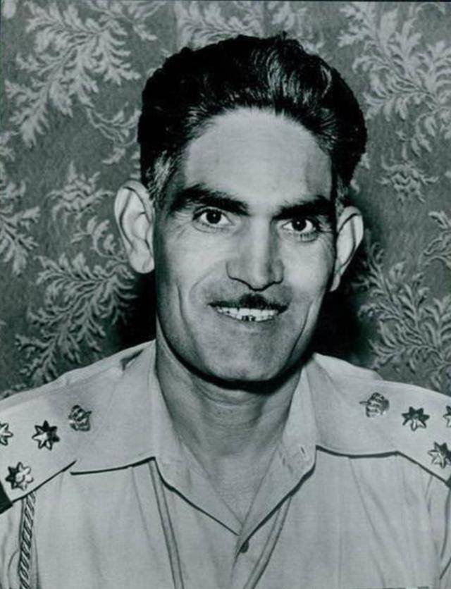 是伊拉克共和国的开国总统,但是也是死的最惨的总统