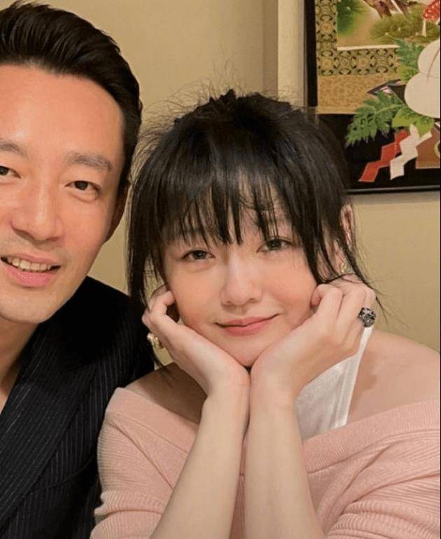 而汪小菲在此后更是在社交媒体上发文,声称他的老婆是第1位.