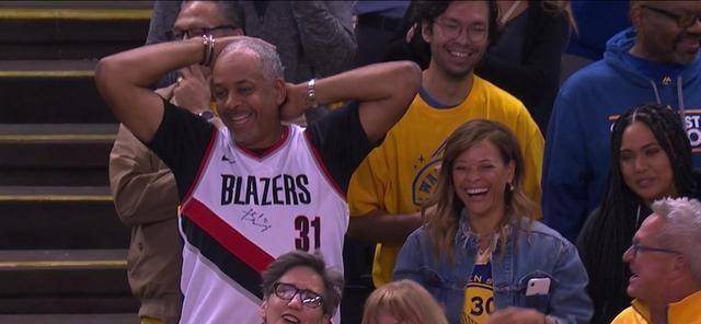 大库里赢比赛小库里赢合同父母总会为对混得差的儿子更偏心