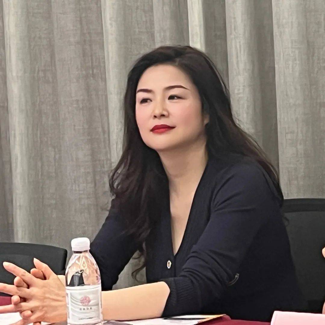 上海筷送信息科技有限公司创始人黄献兴对"黄小递"品牌的运营模式