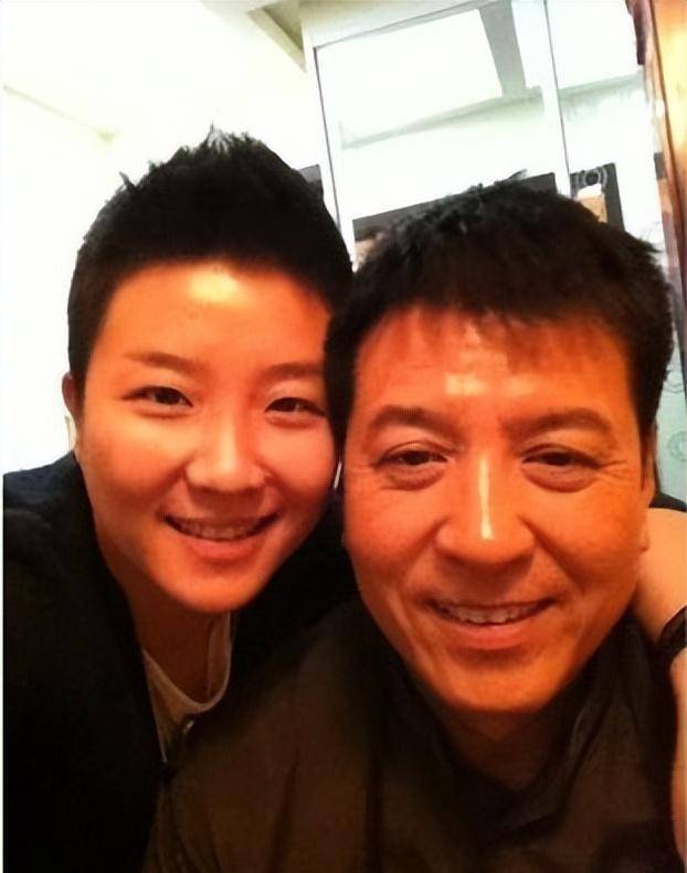 原创看完关晓彤的3次逆袭才知道她的走红并非子承父业那么简单