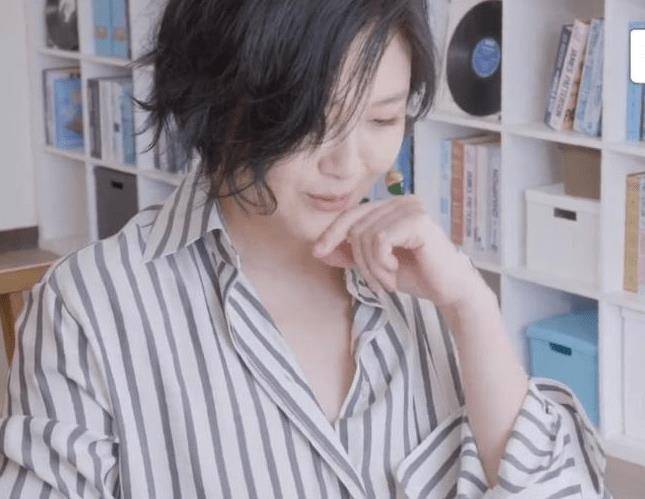 原创大s新节目遭网友吐槽44岁中年发福眼中脸部僵硬法令纹明显