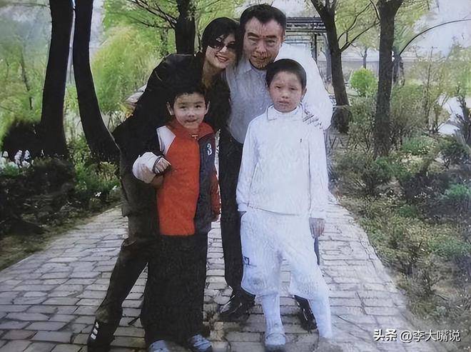 她被称为"大陆第一美人",两大名导为其着迷,今55岁活的像25岁_陈凯歌