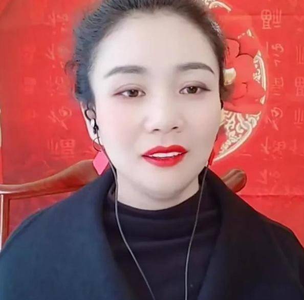 大衣哥搭档袁庆分手长期和大衣哥在外演出不能兼顾事业与家庭