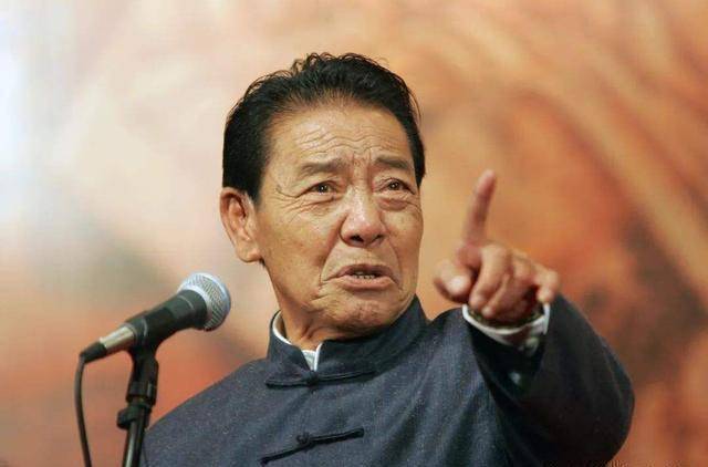 原创单田芳的离开引发轰动最小书迷才十岁京派评书艺人排挤太可笑