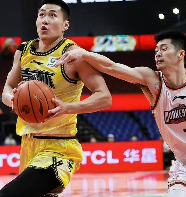 原创cba12人打了52场比赛老辽篮球运动员进步很大其中一人是mvp热门