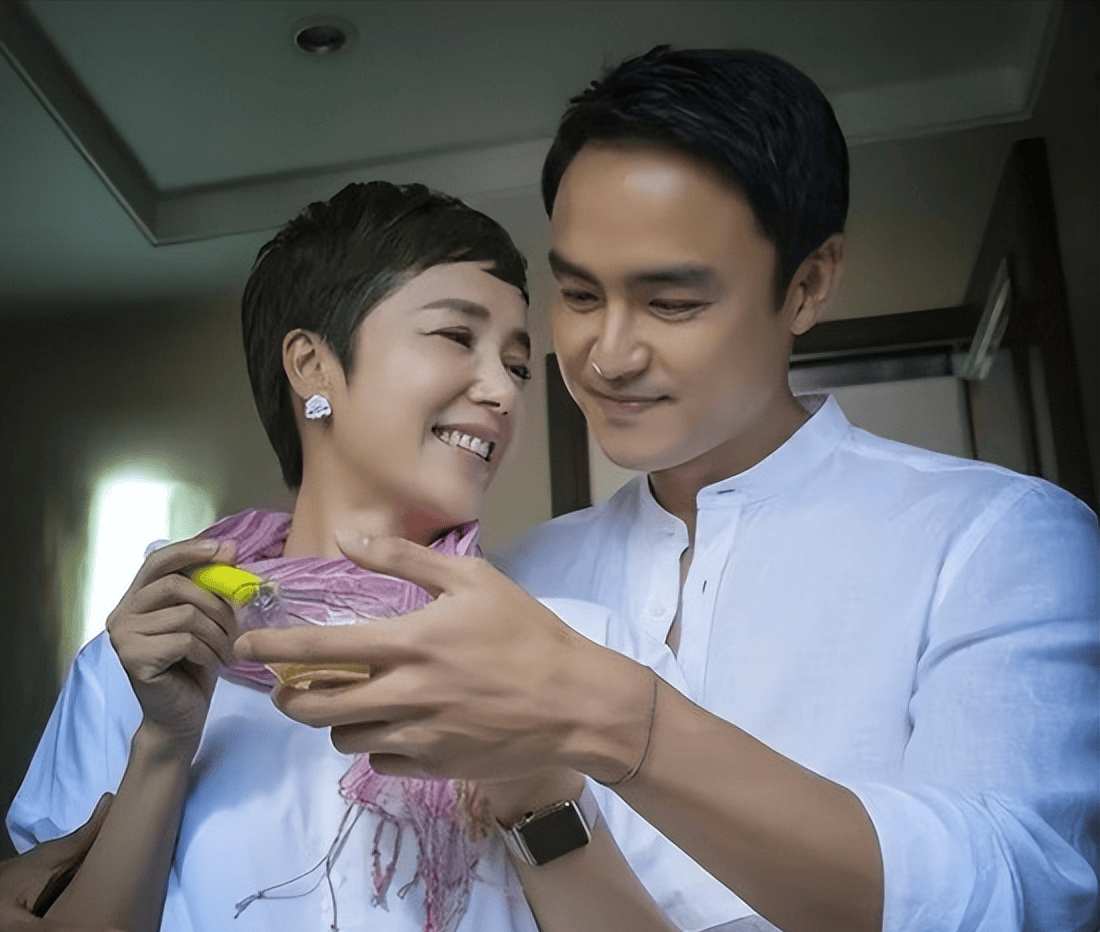 一身赘肉,满脸褶子,却要演双马尾的少女,网友:真不害臊吗_董洁_观众