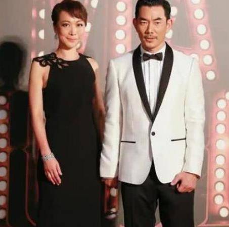 原创她被任贤齐追了15年成名后依旧不离不弃今56岁被任贤齐宠上天