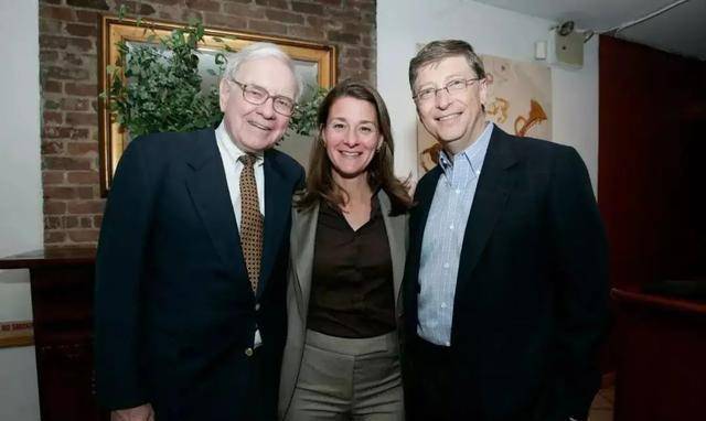 比尔盖茨和相伴27年妻子离婚8000亿财产待分割背后有何隐情